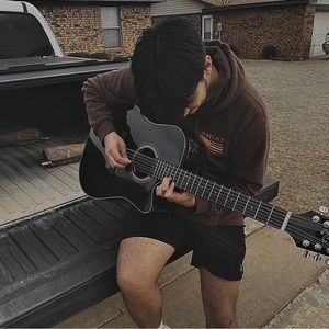 Meet your Posher, Cesar